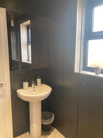 The Salt Box- Lovely Refurbished Annexe, Free Parking, Walk To Porth Beach. Saint Columb Minor Bagian luar foto